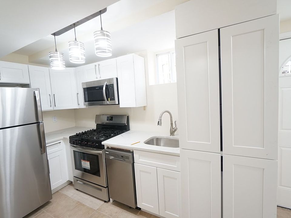 1st image of 105 Mansion Ave
