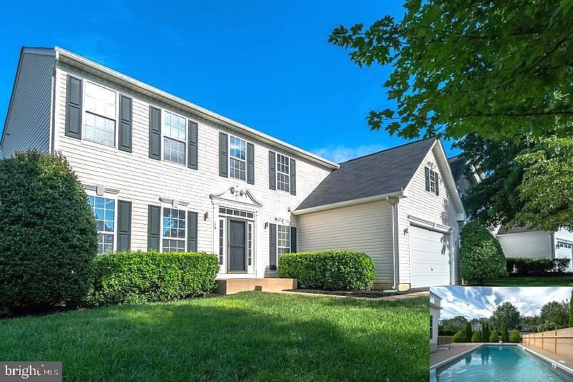 1st image of 16 River Oak Dr