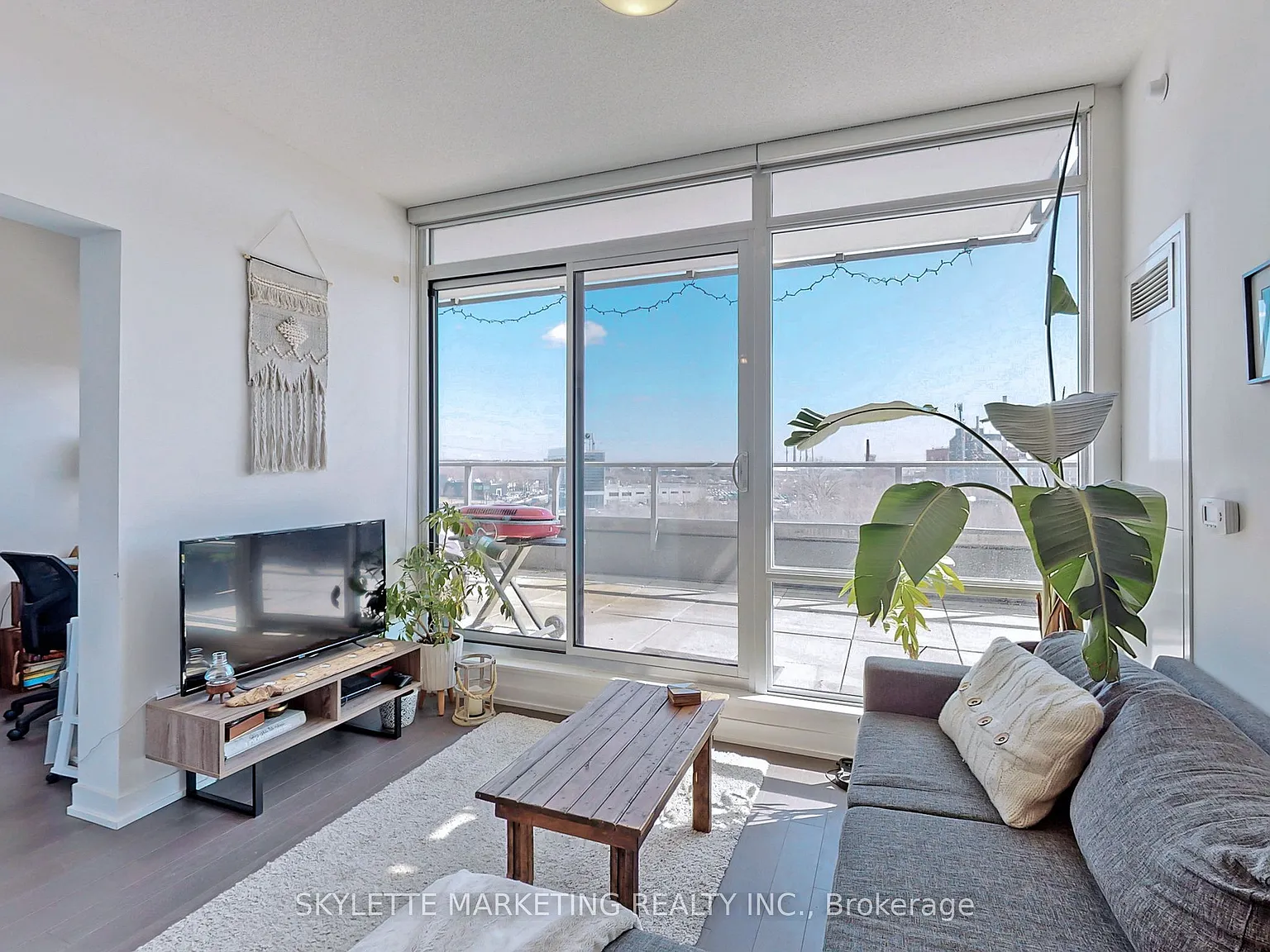 2 bed, $2,350 — Photo 3
