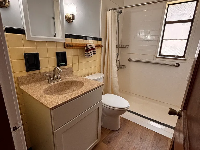 360 Ross Ave — Photo 11