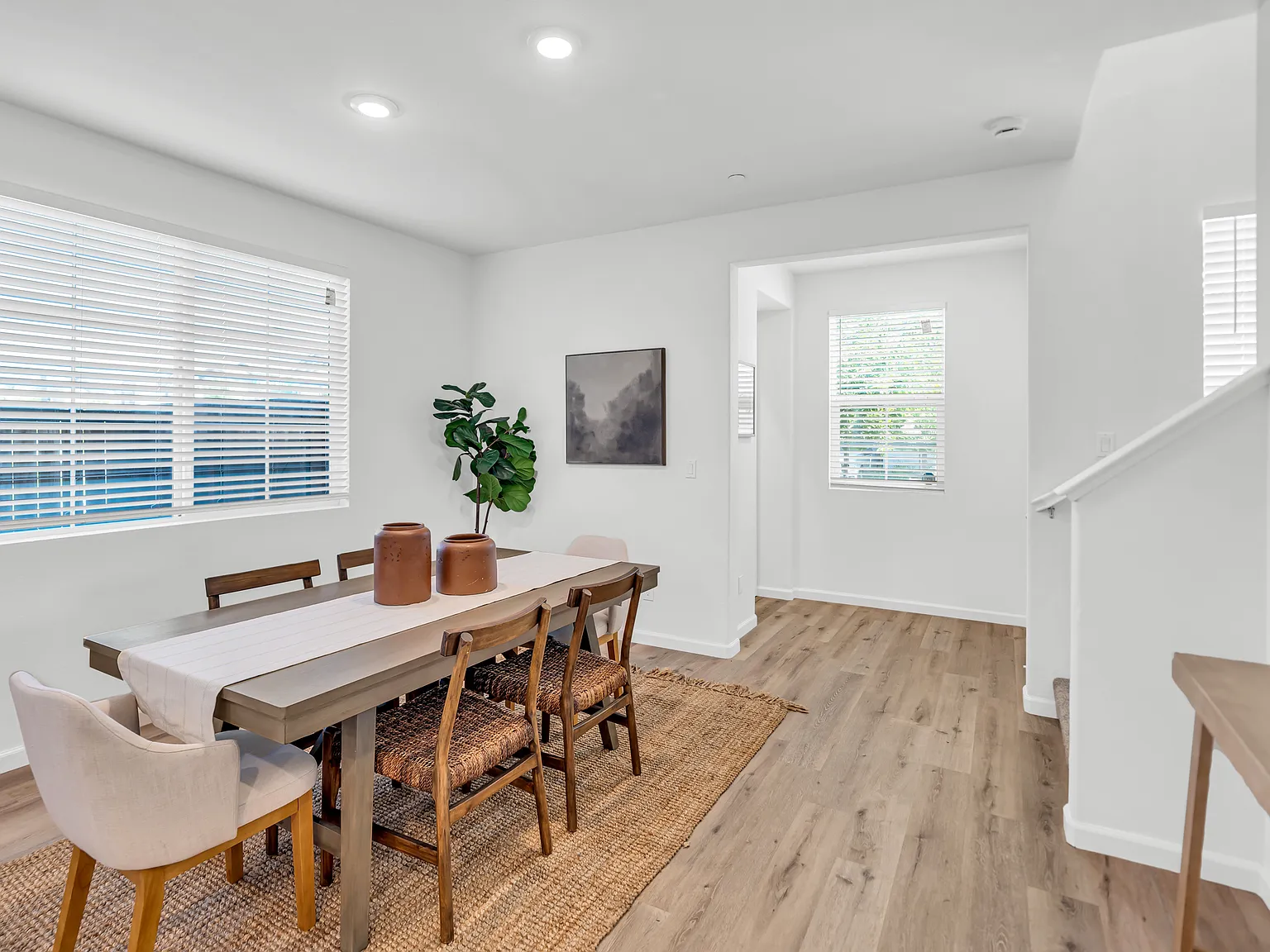 4 bed, 2.5 bath, 2113 sqft, $3,000 — Photo 3