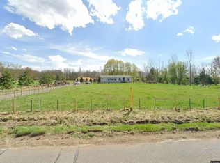 9072 Beard Rd, Byron, MI 48418