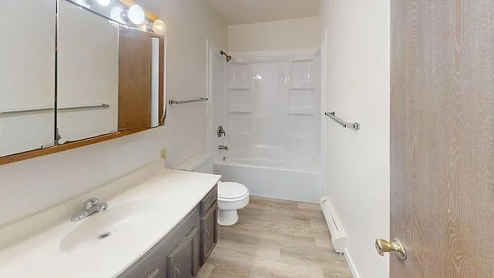 2 bed, 1.0 bath, $1,025 — Photo 1