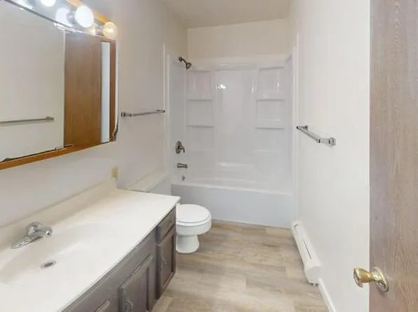 1100 Pleasant St APT 7, Bismarck, ND 58504
