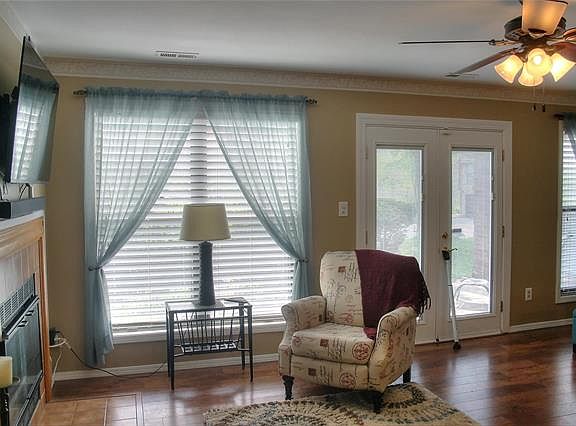 5th image of 5100 Hollow Wood Ct APT A