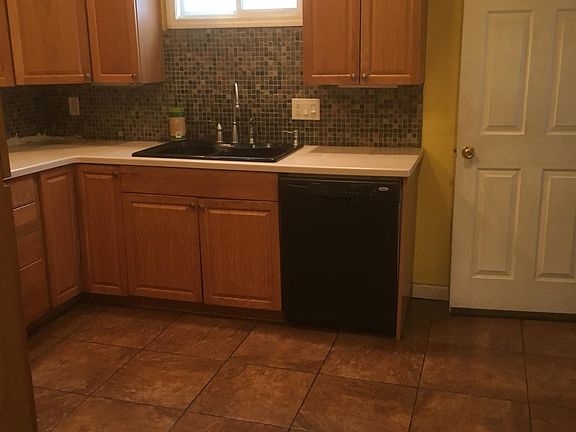 2nd image of 94 Warwick Ave #1
