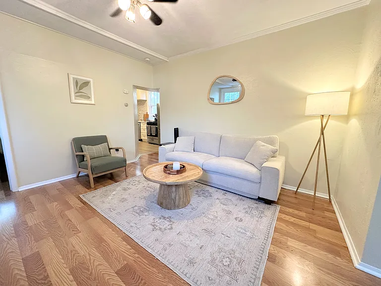 925 Baldwin St #1 — Photo 5