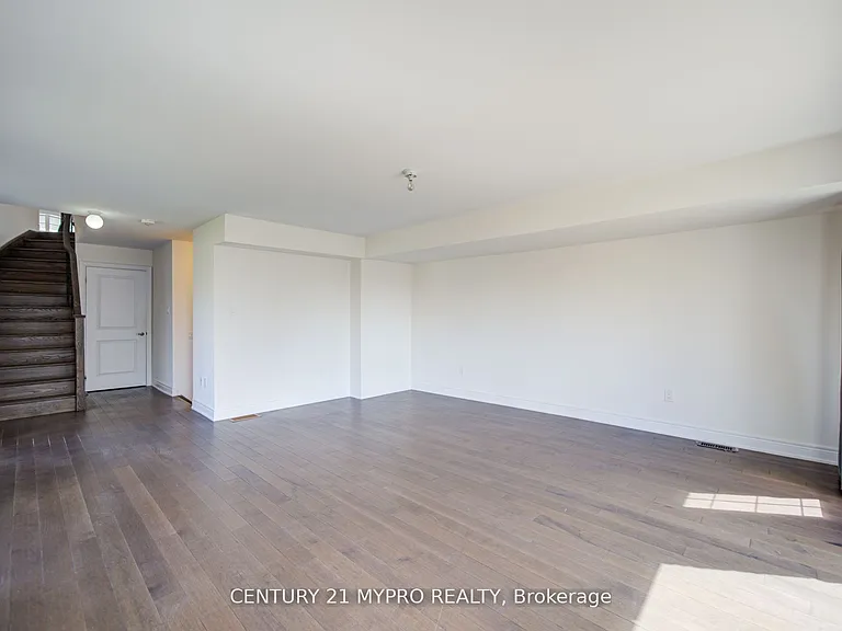 7 Latchford Ln — Photo 15