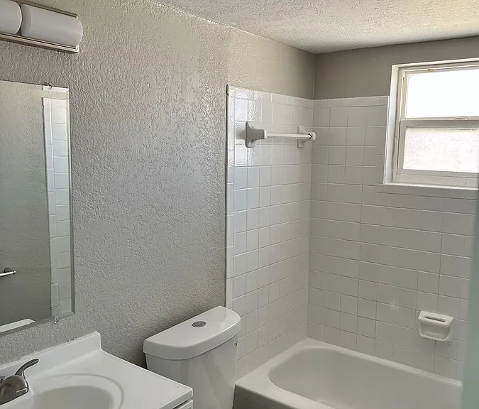 1426 Spring Ln #2 — Photo 9