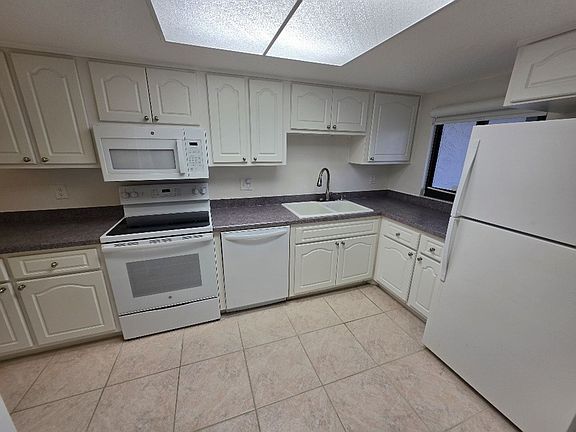 4th image of 5301 S Atlantic Ave APT 11