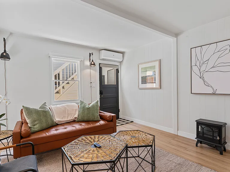 127 Agate Ave #B — Photo 3