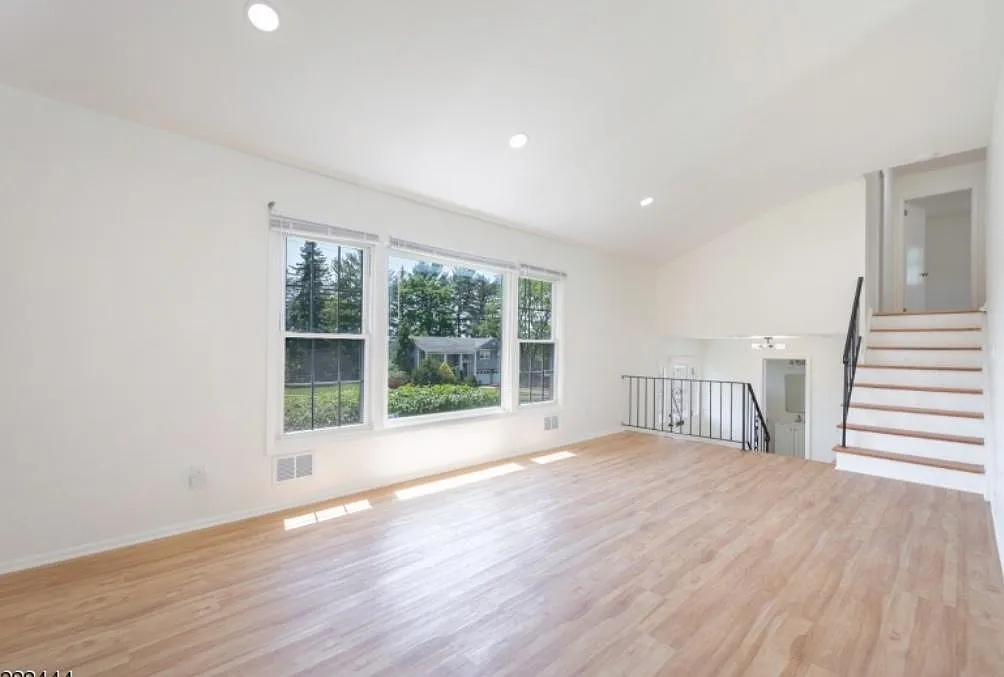 31 Harwood Pl — Photo 3