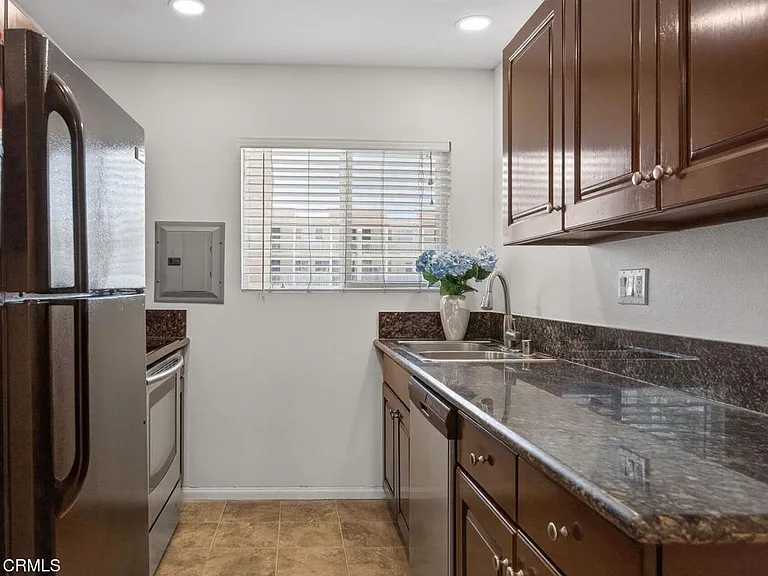 225 S Ventura Rd #101 — Photo 7