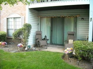 97 Crabapple Ln #301, Franklin Park, NJ 08823