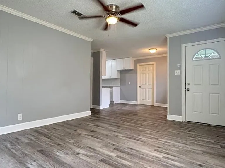 1819 Lincoln Dr — Photo 8