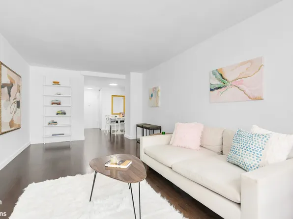 520 East 72nd Street 7P image 3 of 13