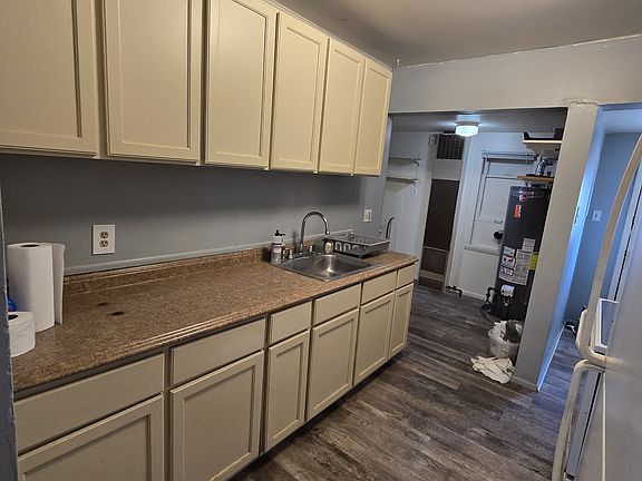 3rd image of 433 Atwood St
