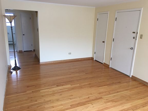 3rd image of 5935 N Odell Ave APT 2B