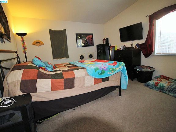 5th image of 3935 Monique Cir