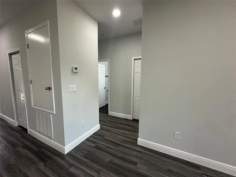 18115 Cedarhurst Rd — Photo 20