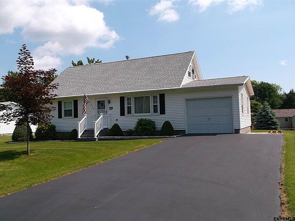 3rd image of 16 Manchester Dr