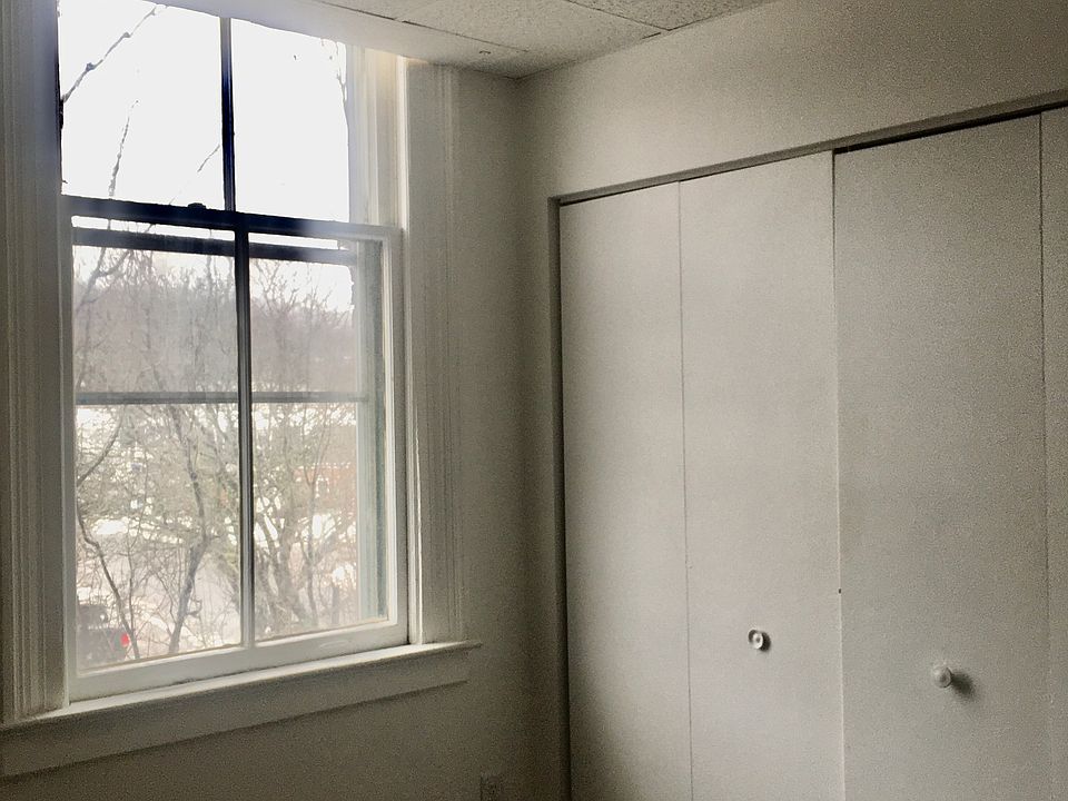 1st image of 398 Main St #11