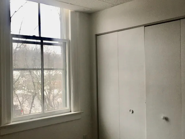 398 Main St #11, Winsted, CT 06098