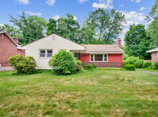 2 Hall Ct, Newington, CT 06111
