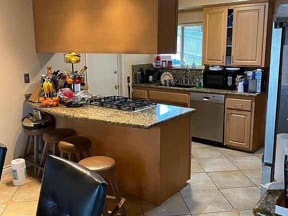 5th image of 9271 Camino Paz Ln