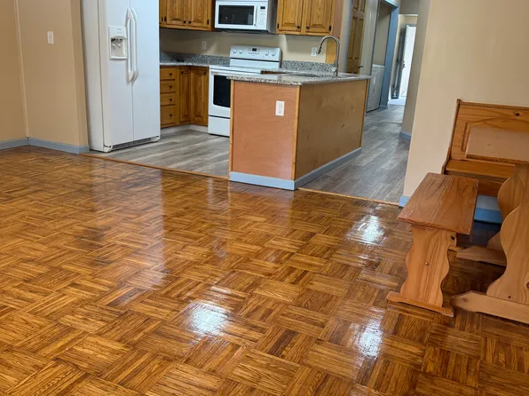 134 Market St Floor 1, Moscow, PA 18444