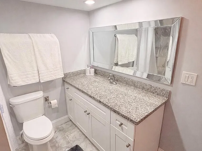 605 Oaks Dr #304 — Photo 14