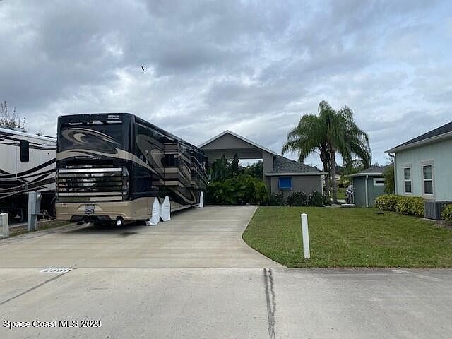 1st image of 2561 Frontier Dr