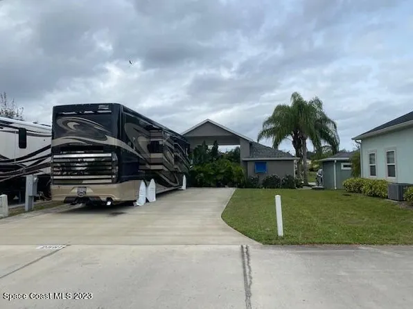 2561 Frontier Dr, Titusville, FL 32796