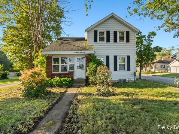 1794 Porter St SW, Wyoming, MI 49519