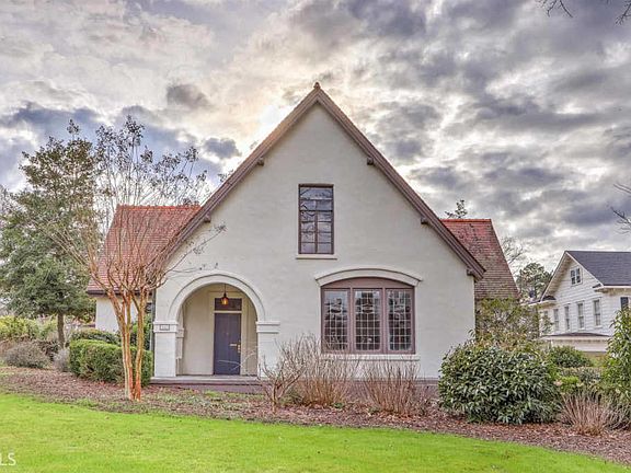 4th image of 1085 Green Street Cir