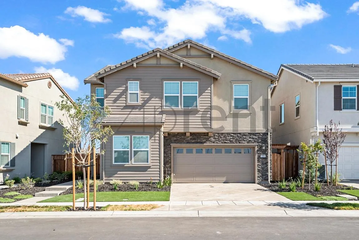 4 bed, 2750 sqft, $3,625 — Photo 1