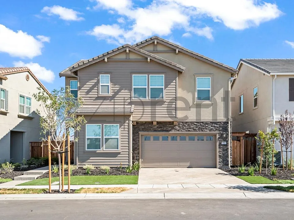 1250 N Robiolo Ln