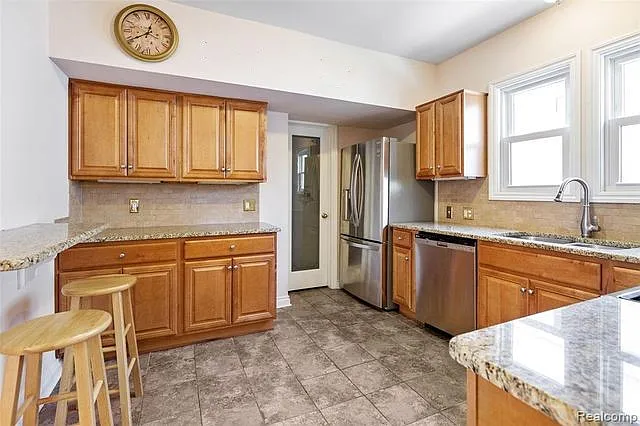 401 Catalpa Dr — Photo 6