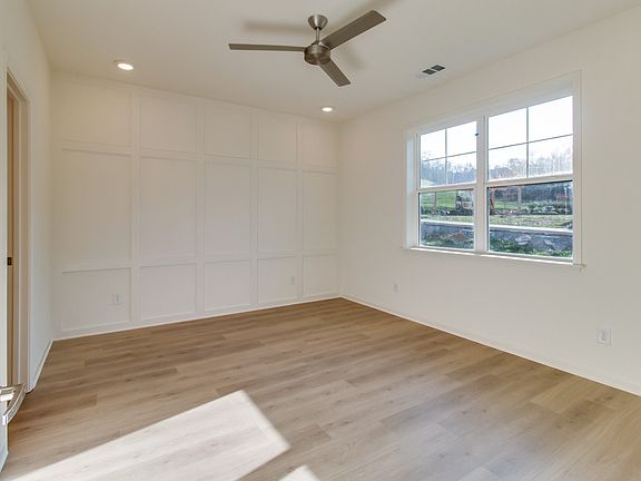 5th image of 514 Byres Ct Lot 27B