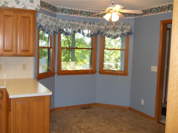 4th image of 1 Beaconsfield Ln