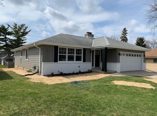 2633 S 98th St, West Allis, WI 53227