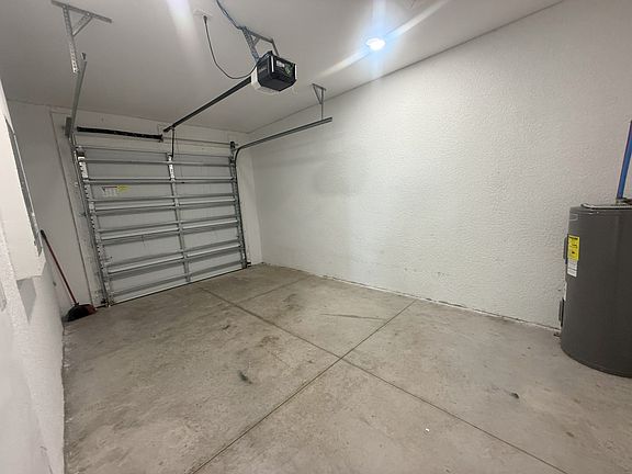5th image of 136 Pullman St #136
