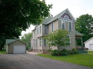 404 S Grant St, Earlville, IL 60518