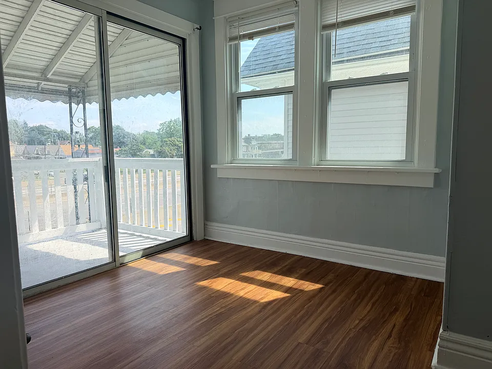 563 Humboldt Pkwy #2