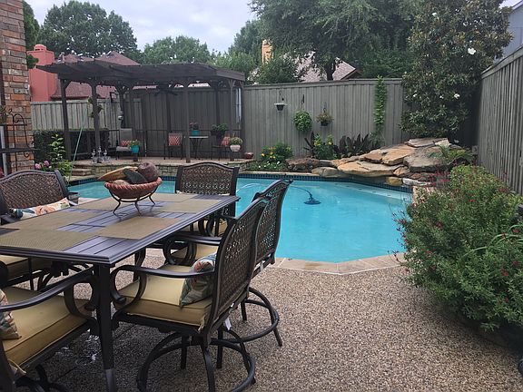 2nd image of 1402 Susan Ln