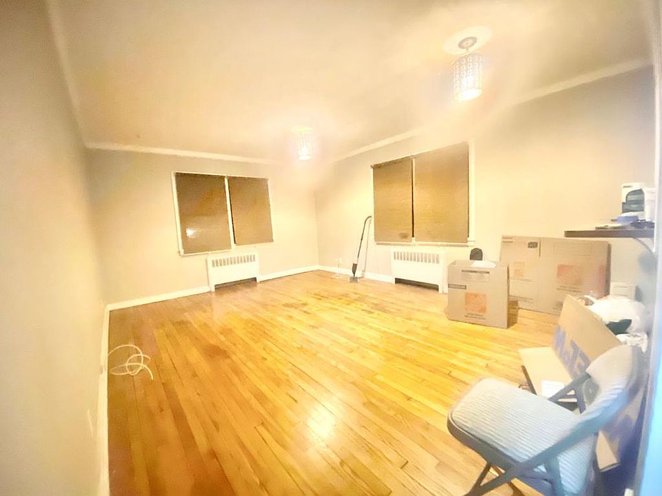 1st image of 600 E Broadway #1