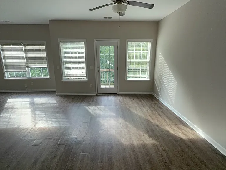 650 Pippin Dr — Photo 4