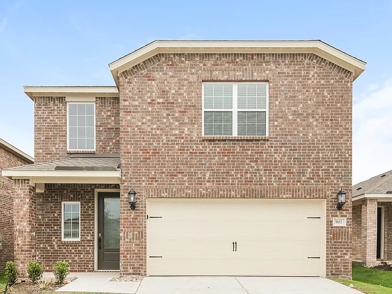 907 Princeton Hts — Photo 1