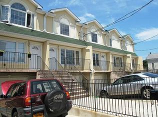 132 Harbor Rd, Staten Island, NY 10303