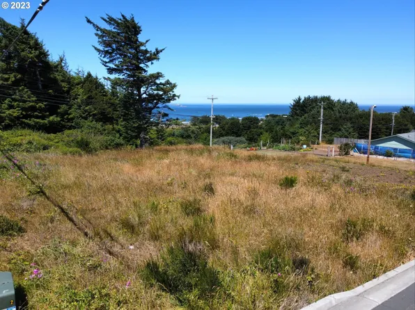 30302 Driftwood Dr, Gold Beach, OR 97444